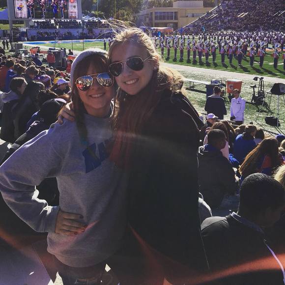 Meet your Posher, Hillary - Picture 1 of 1